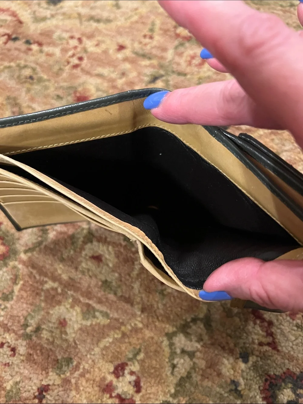 Gucci compact fold
